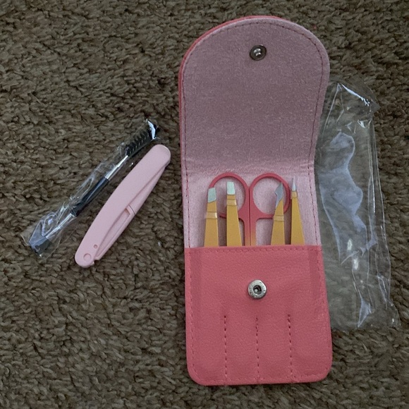 Beauty | NWT 7-Piece Eyebrow Tweezer Set - Picture 2 of 5